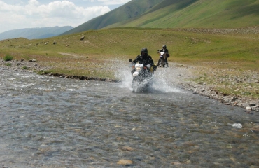 wyprawa motocyklowa Kirgistan, wyprawy off road 4x4